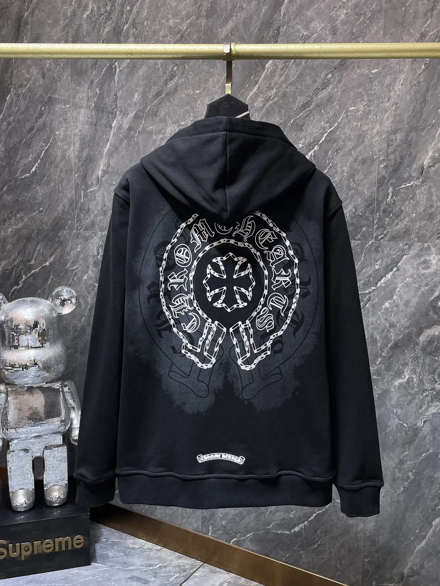 P250 Chrome Hearts Autumn and Winter 2025 Counter Synchronization ❤️ Chrome Sanskrit Cross Foamed Sweatshirt Improved Customized Version 1:1 High-Gram Weight High-Quality Fabric Recommended Color: White Black Size: S, M, L, XL